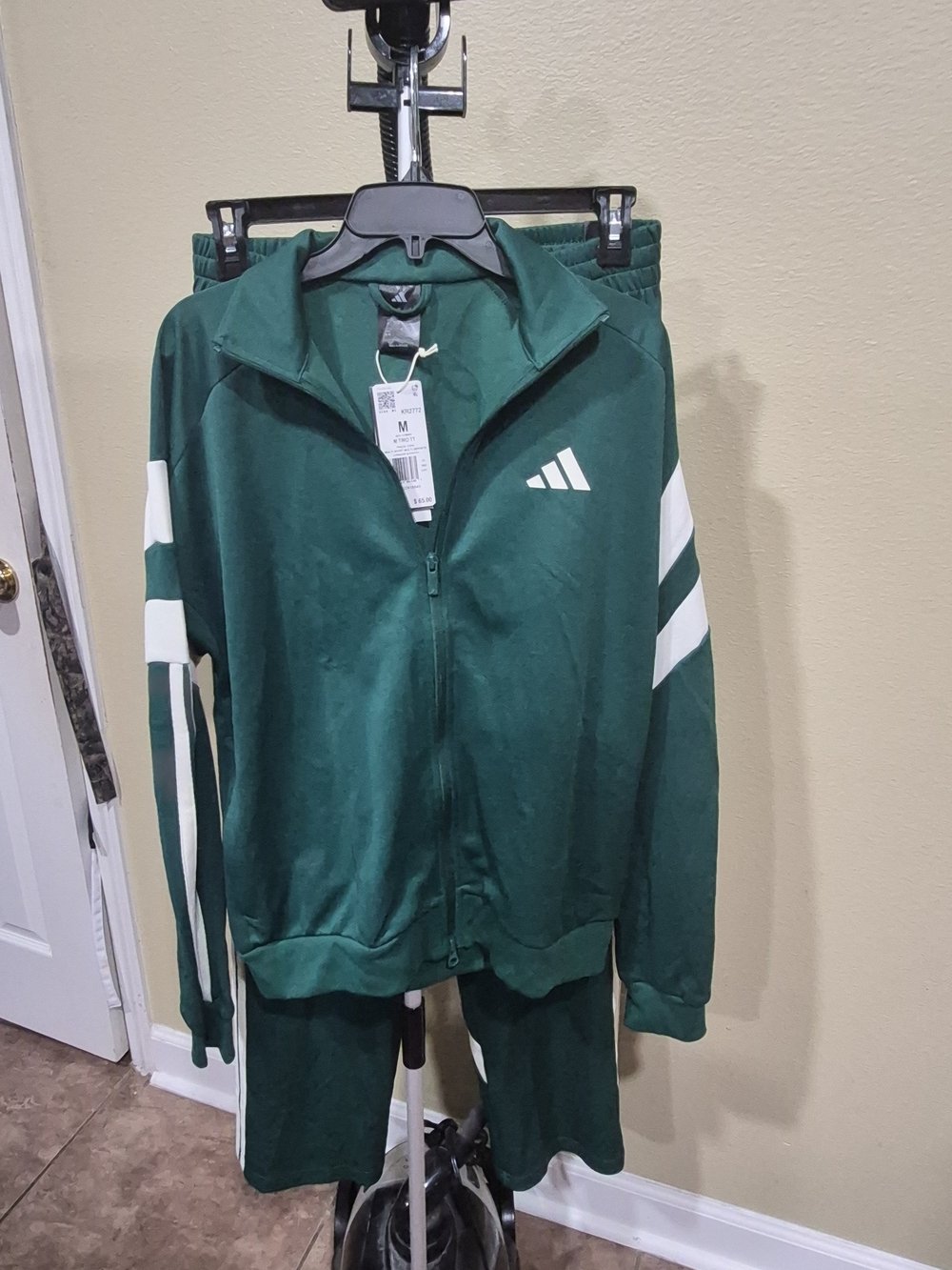 Adidas Men’s Green Track Jacket & pants with White Stripes Size M